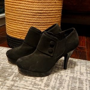 Women's black booties